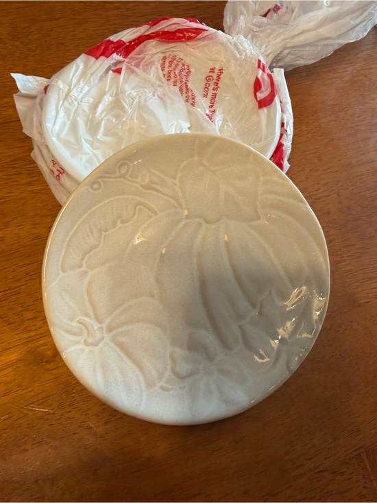 Threshold Other - Embossed Ceramic Pumpkin Plate in Cream set of 4 - threshold